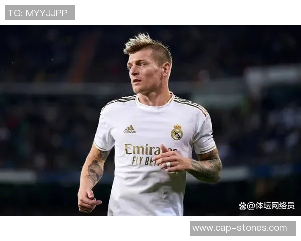 足球明星中那些帅气的面孔与他们的魅力故事