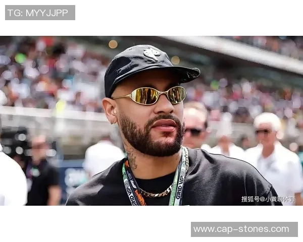 足球明星耳钉时尚潮流解析展现个性与风格的完美结合